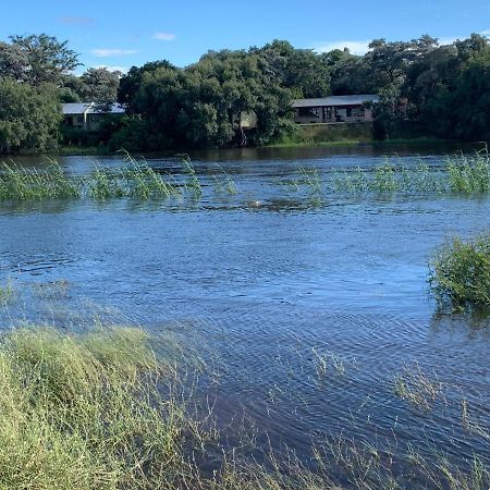 Juda Haus Lodge Katima Mulilo Zewnętrze zdjęcie