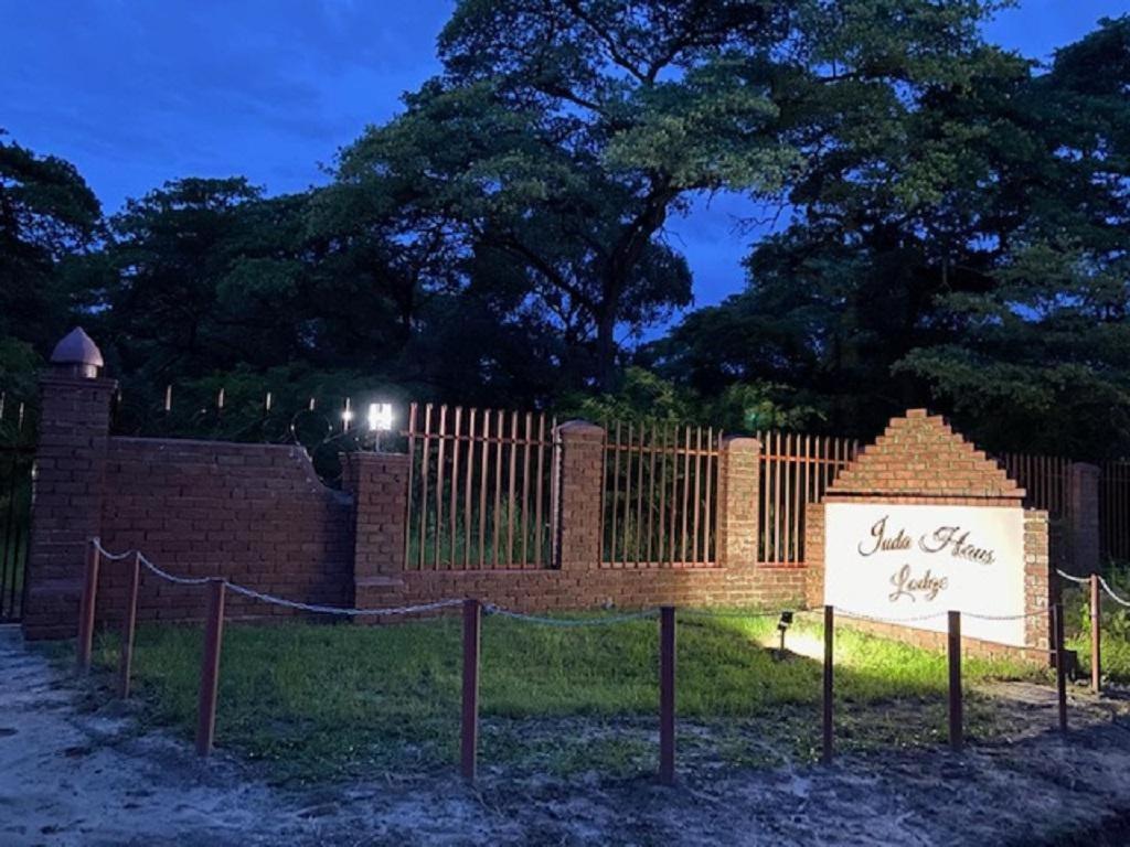 Juda Haus Lodge Katima Mulilo Zewnętrze zdjęcie